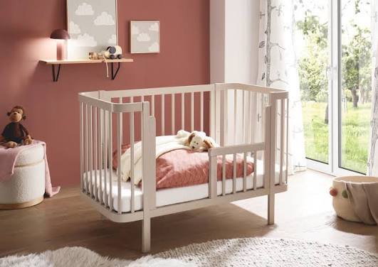 Babybett kaufen: Sicher schlafen und stilvoll einrichten